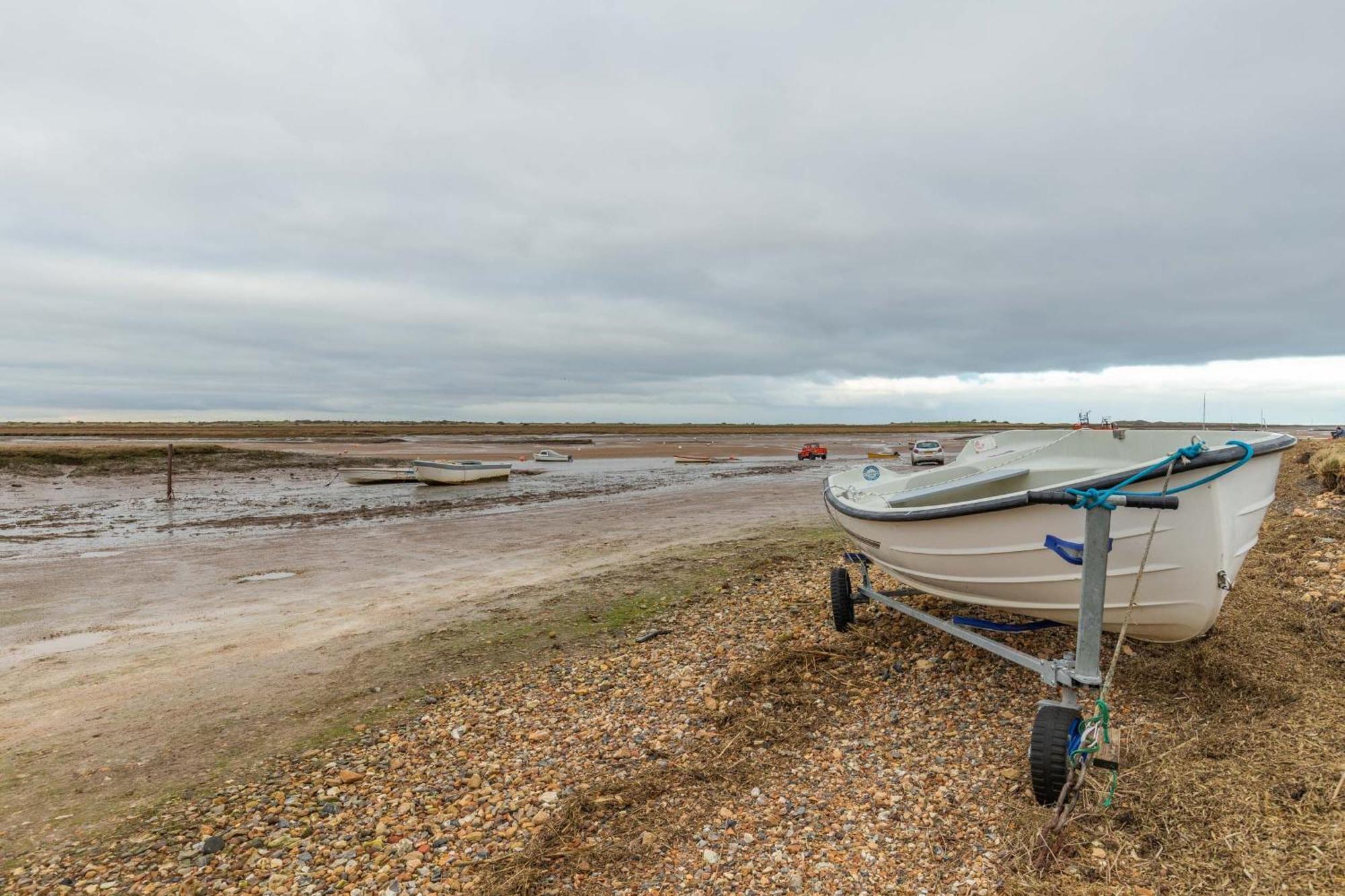Host & - 1 Ruscon Brancaster